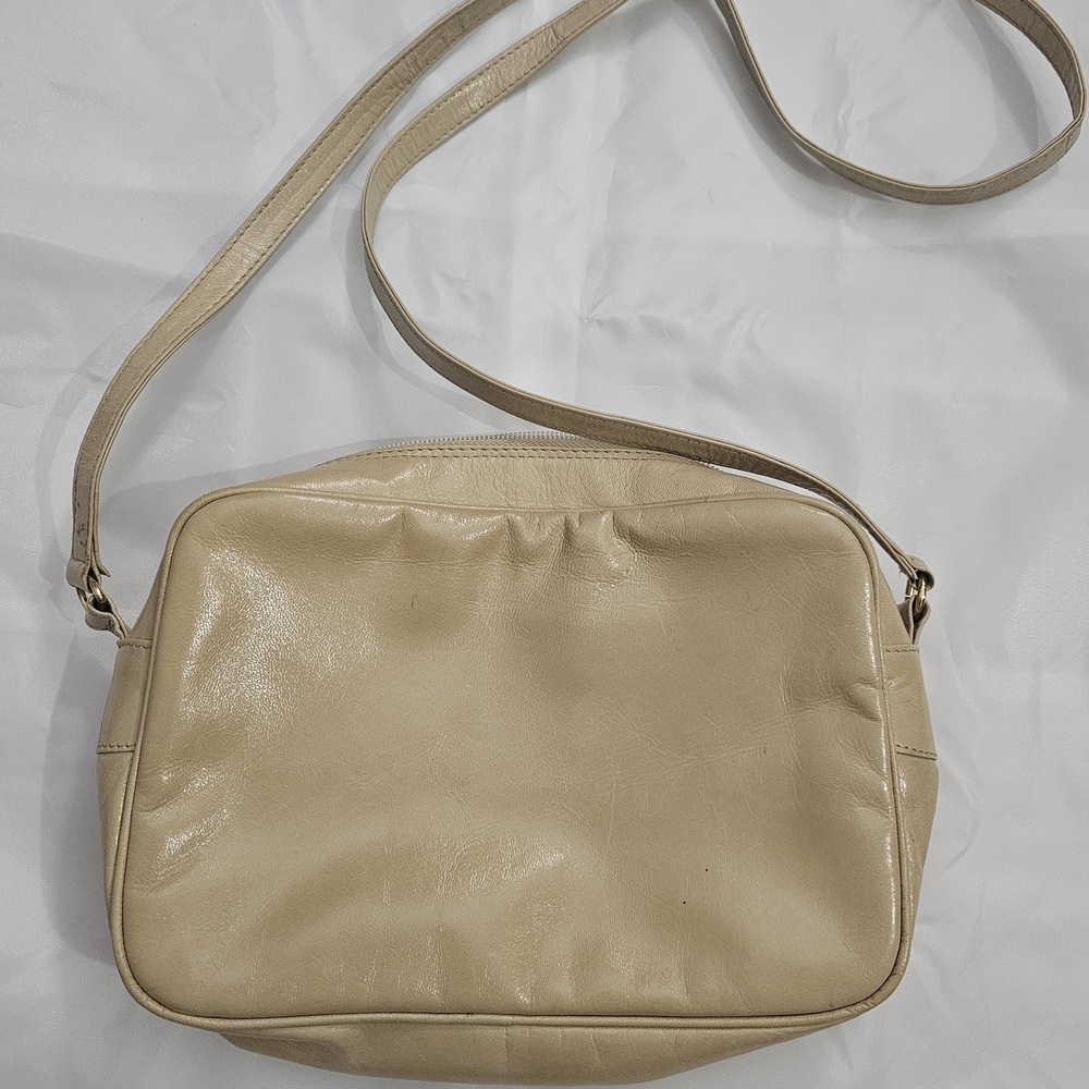 Vintage GG Crossbody Bag - Picture 2 of 9